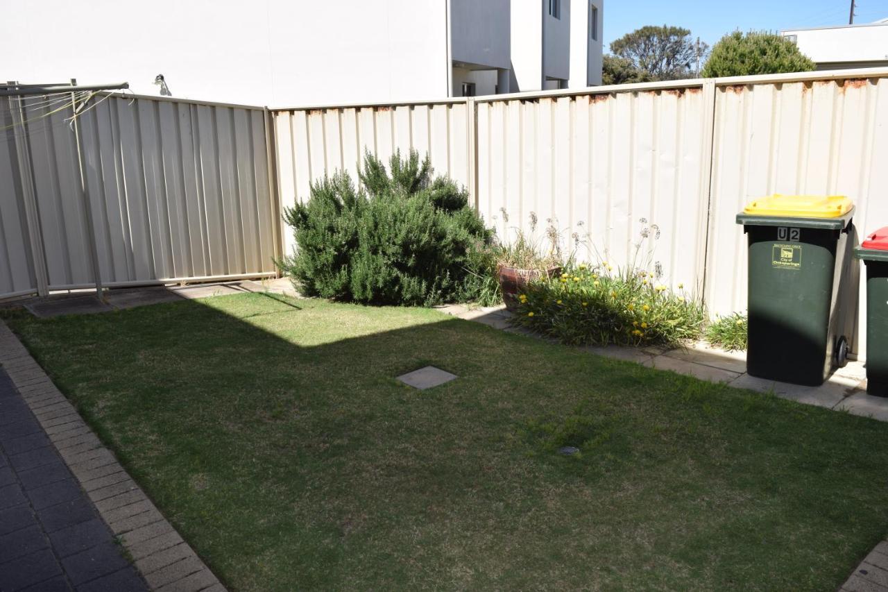 Christies Seahorse Holiday Townhouses Port Noarlunga Exterior photo